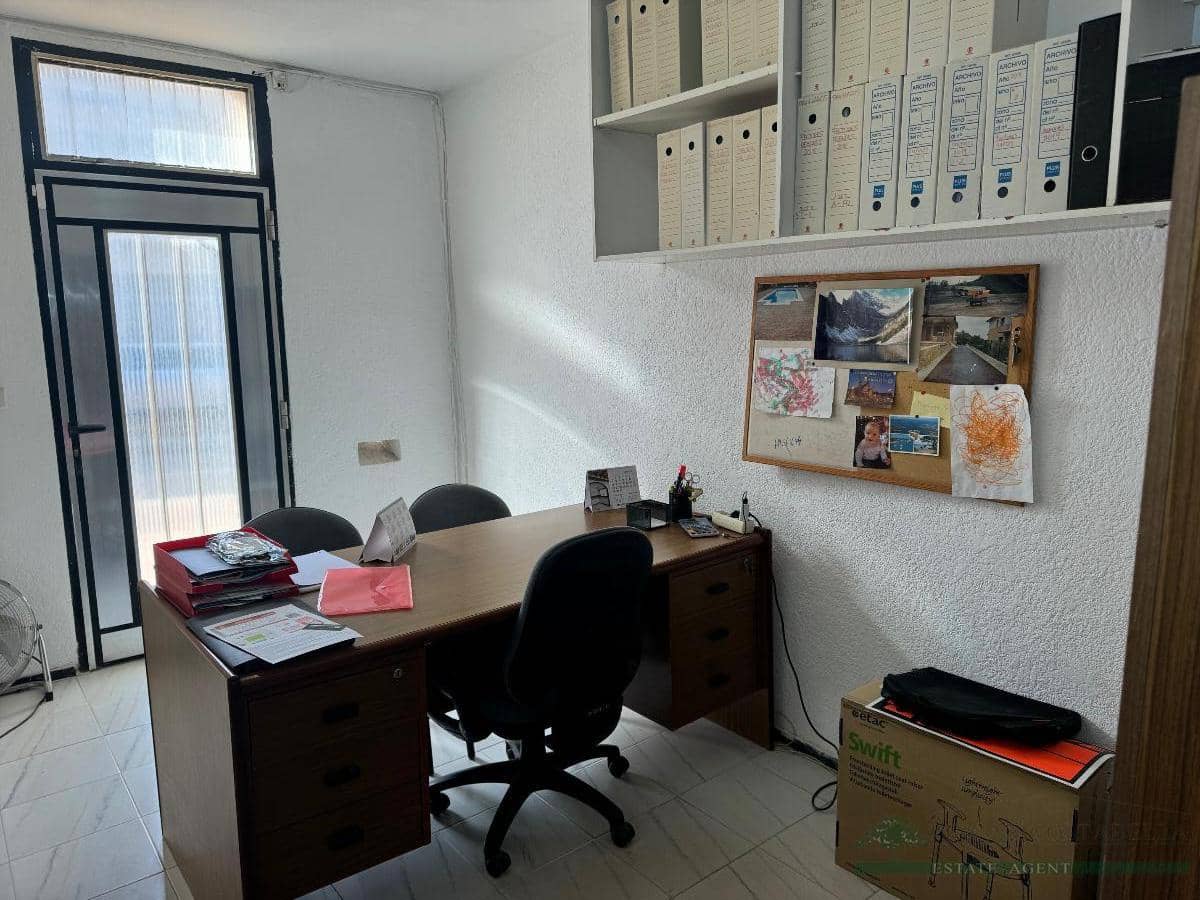 8 slaapkamer Appartement te koop in Llagostera met garage - € 450.000 (Ref: 10095481)