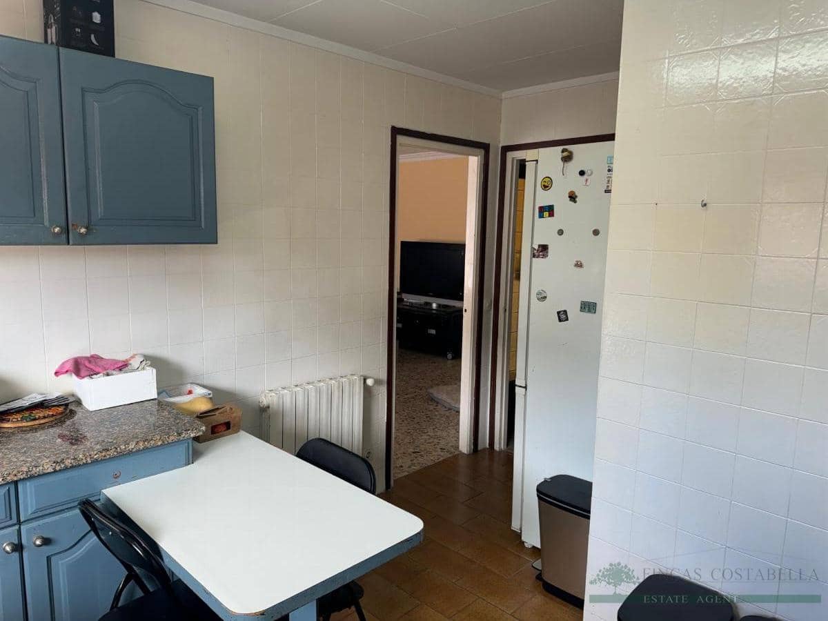 8 slaapkamer Appartement te koop in Llagostera met garage - € 450.000 (Ref: 10095481)