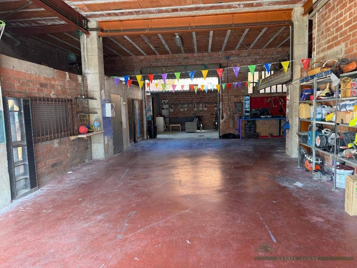 8 slaapkamer Appartement te koop in Llagostera met garage - € 450.000 (Ref: 10095481)
