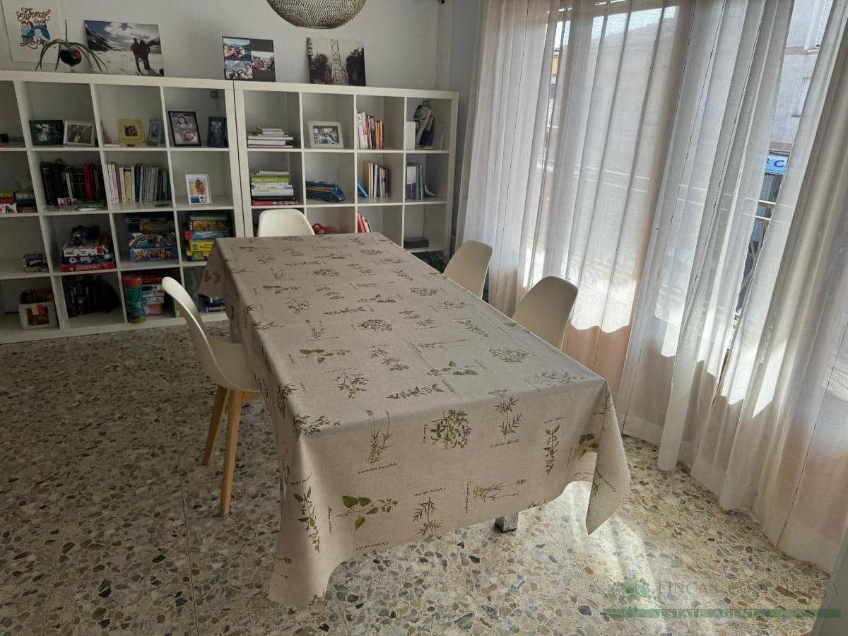 8 slaapkamer Appartement te koop in Llagostera met garage - € 450.000 (Ref: 10095481)