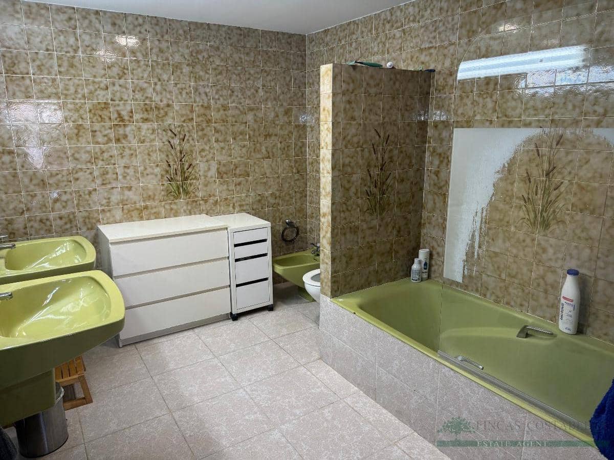 8 slaapkamer Appartement te koop in Llagostera met garage - € 450.000 (Ref: 10095481)
