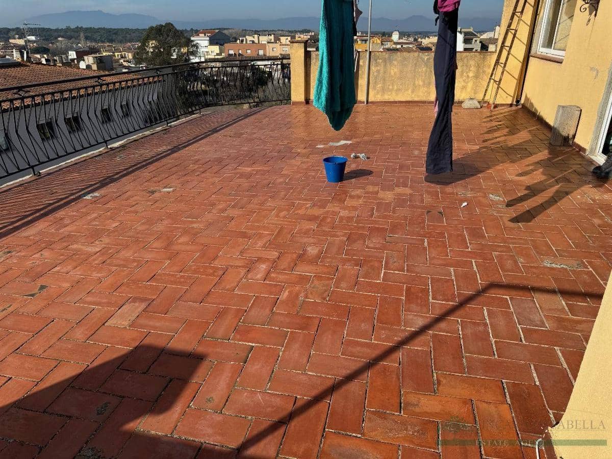 8 slaapkamer Appartement te koop in Llagostera met garage - € 450.000 (Ref: 10095481)
