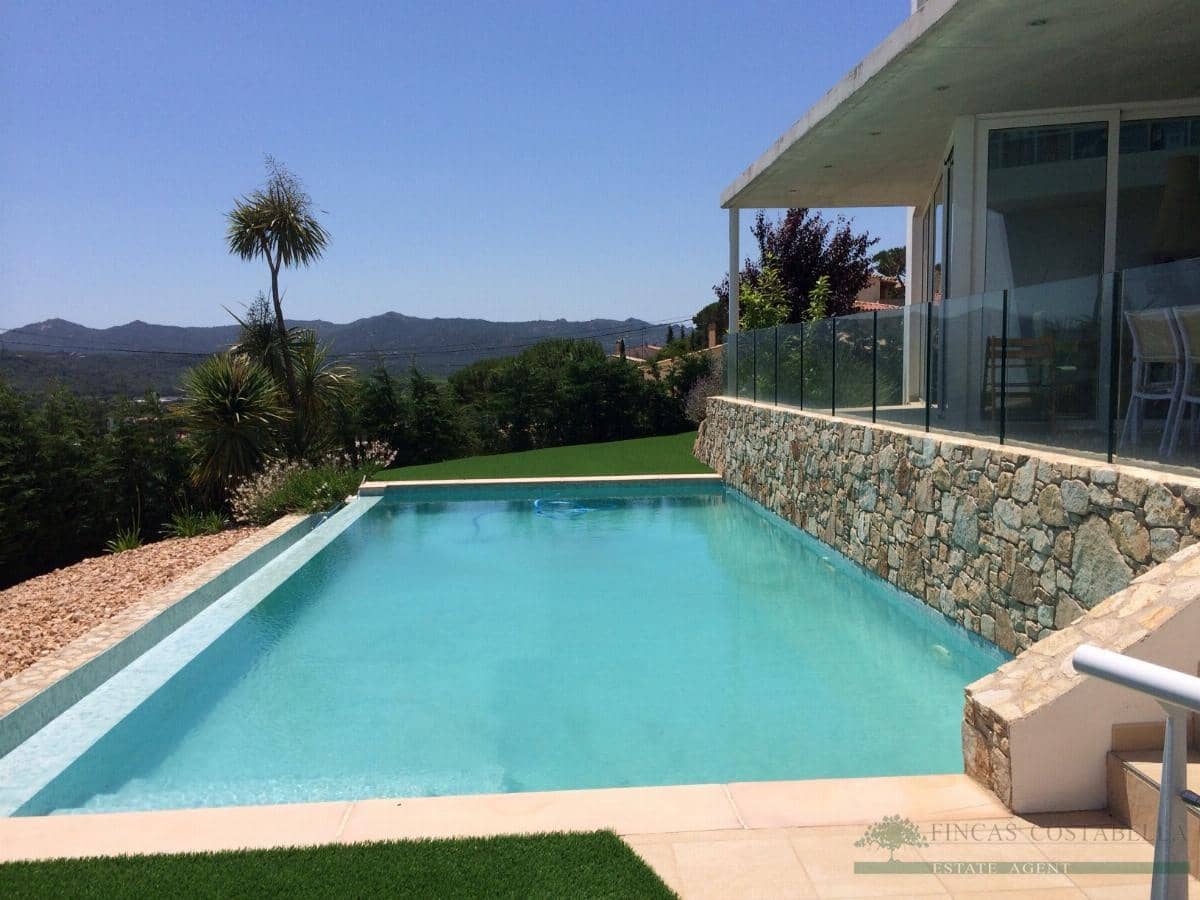 4 Zimmer Villa zu verkaufen in Castell d'Aro mit Pool Garage - 1.850.000 € (Ref: 10095483)