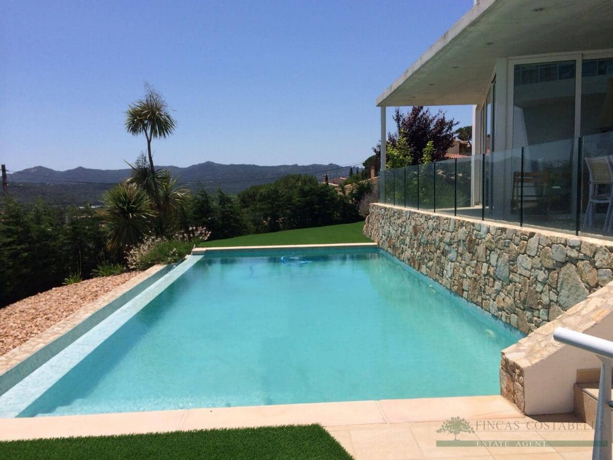 4 Zimmer Villa zu verkaufen in Castell d'Aro mit Pool Garage - 1.850.000 € (Ref: 10095483)