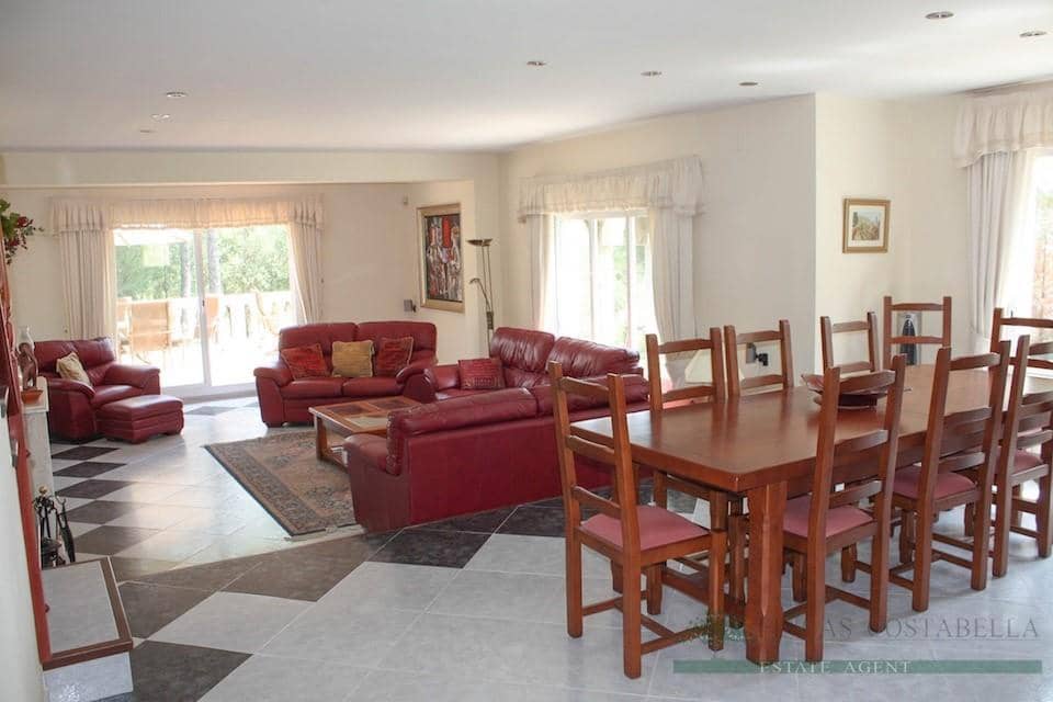 5 soverom Villa til salgs i Santa Cristina d'Aro med svømmebasseng garasje - € 950 000 (Ref: 10095484)