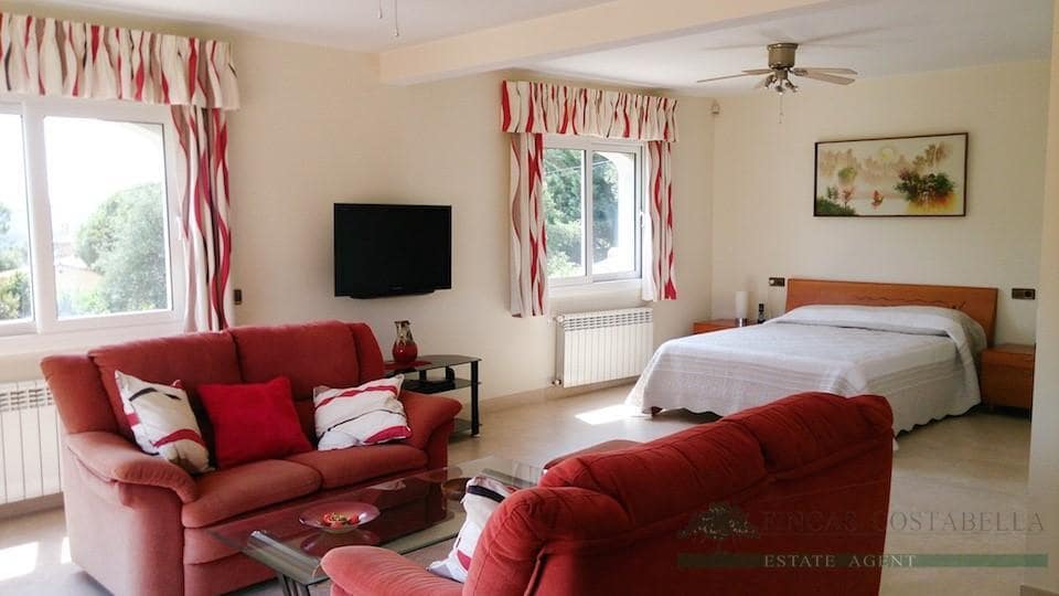 5 soverom Villa til salgs i Santa Cristina d'Aro med svømmebasseng garasje - € 950 000 (Ref: 10095484)