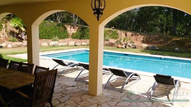 5 sovrum Villa till salu i Santa Cristina d'Aro med pool garage - 950 000 € (Ref: 10095484)
