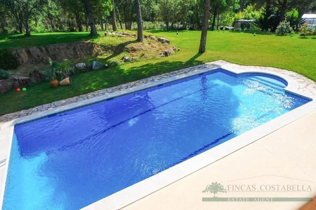 5 sovrum Villa till salu i Santa Cristina d'Aro med pool garage - 950 000 € (Ref: 10095484)