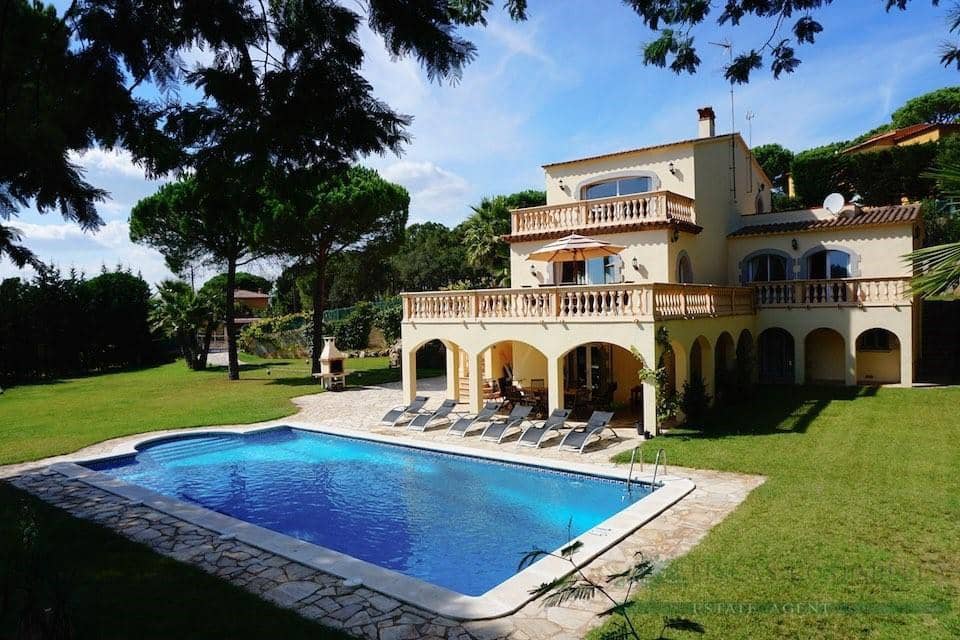 5 soverom Villa til salgs i Santa Cristina d'Aro med svømmebasseng garasje - € 950 000 (Ref: 10095484)