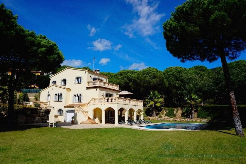 5 soverom Villa til salgs i Santa Cristina d'Aro med svømmebasseng garasje - € 950 000 (Ref: 10095484)