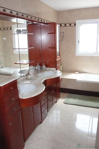 5 sovrum Villa till salu i Santa Cristina d'Aro med pool garage - 950 000 € (Ref: 10095484)