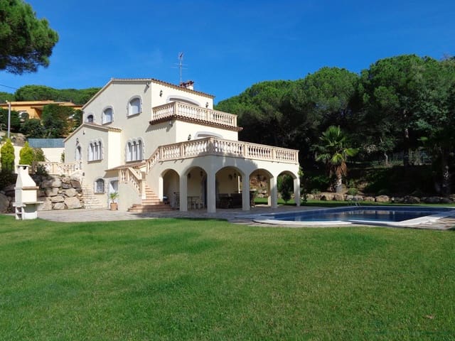 5 sovrum Villa till salu i Santa Cristina d'Aro med pool garage - 950 000 € (Ref: 10095484)