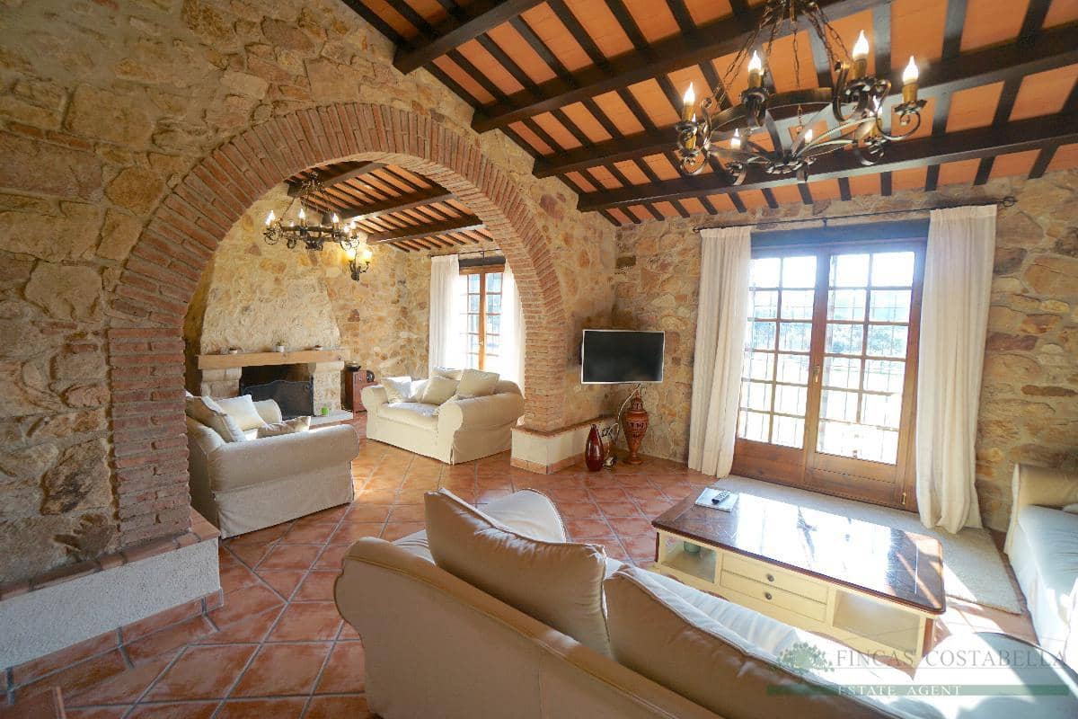5 quarto Casa em Banda para venda em Santa Cristina d'Aro com piscina garagem - 2 250 000 € (Ref: 10095502)