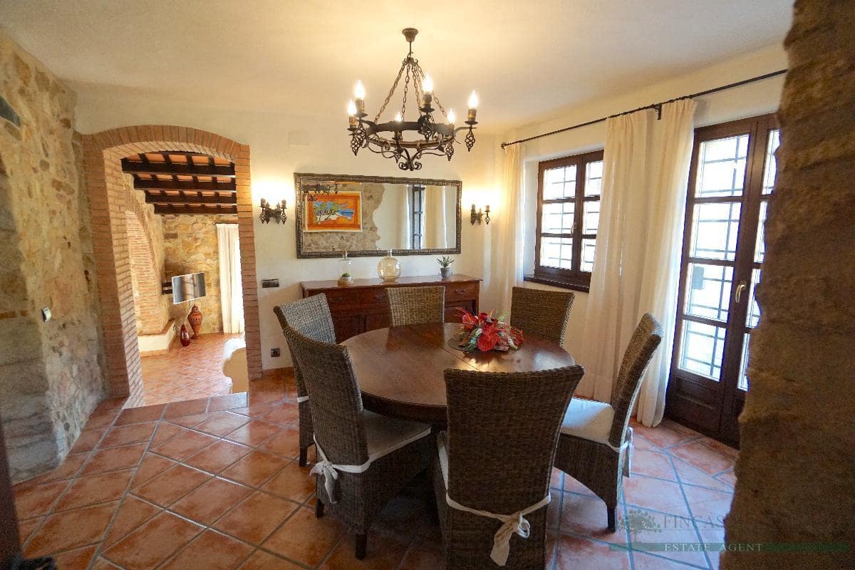 5 quarto Casa em Banda para venda em Santa Cristina d'Aro com piscina garagem - 2 250 000 € (Ref: 10095502)
