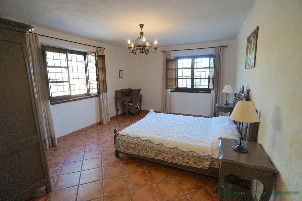 5 quarto Casa em Banda para venda em Santa Cristina d'Aro com piscina garagem - 2 250 000 € (Ref: 10095502)