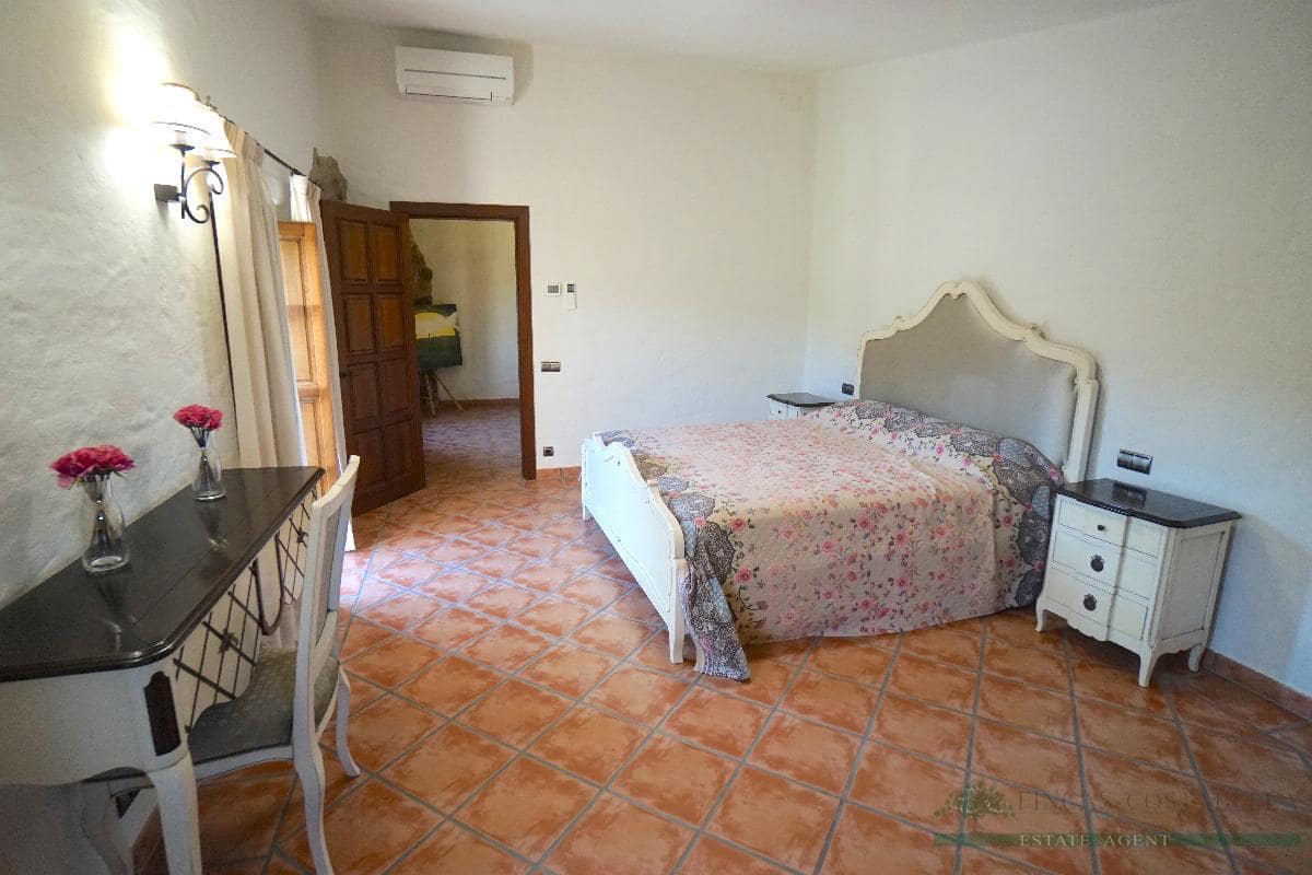 5 quarto Casa em Banda para venda em Santa Cristina d'Aro com piscina garagem - 2 250 000 € (Ref: 10095502)
