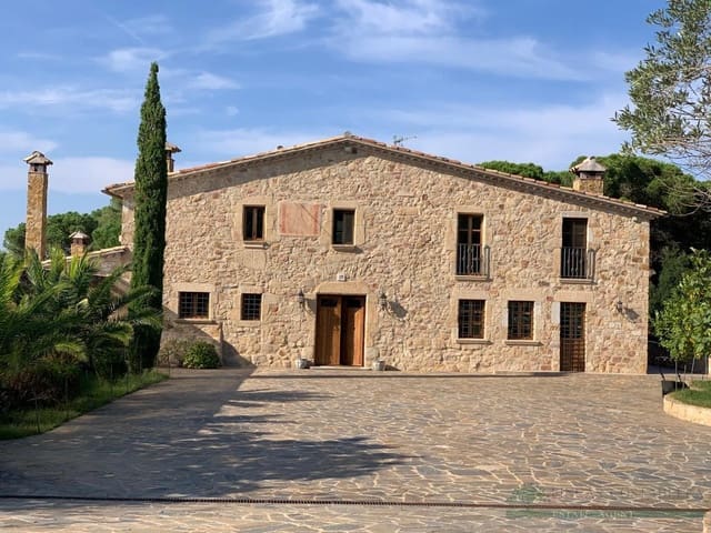 5 quarto Casa em Banda para venda em Santa Cristina d'Aro com piscina garagem - 2 250 000 € (Ref: 10095502)
