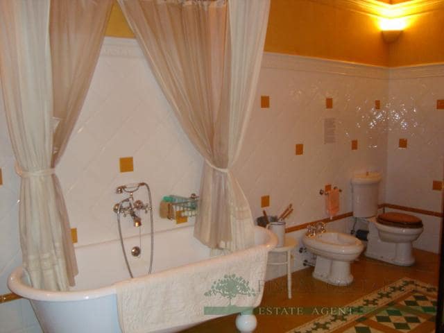 16 Zimmer Villa zu verkaufen in Llagostera mit Pool - 3.500.000 € (Ref: 10095508)