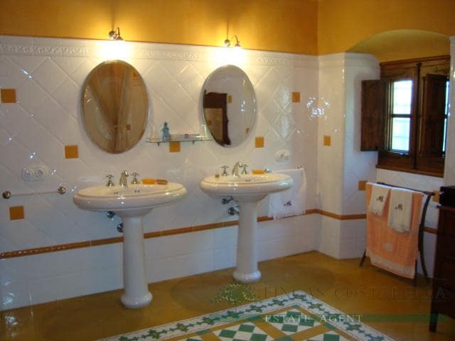 16 Zimmer Villa zu verkaufen in Llagostera mit Pool - 3.500.000 € (Ref: 10095508)