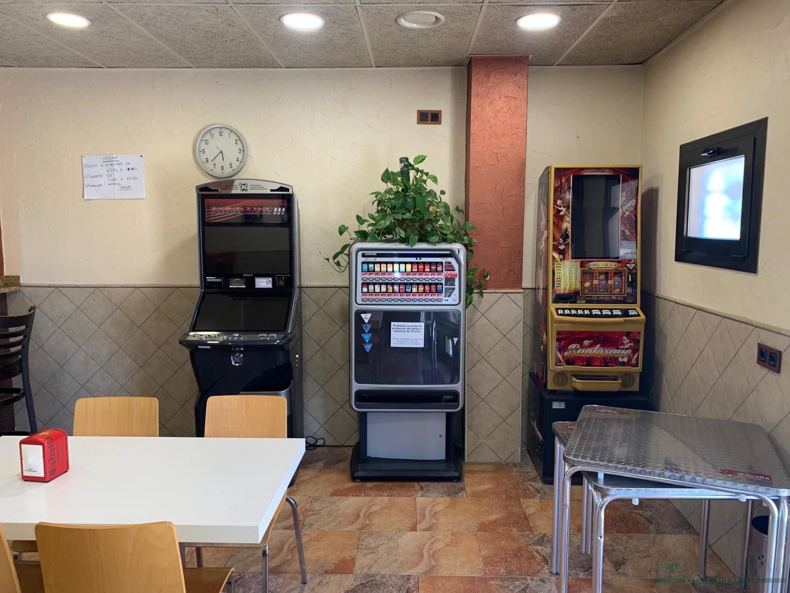 1 bedroom Commercial for sale in Caldes de Malavella - € 179,000 (Ref: 10095509)