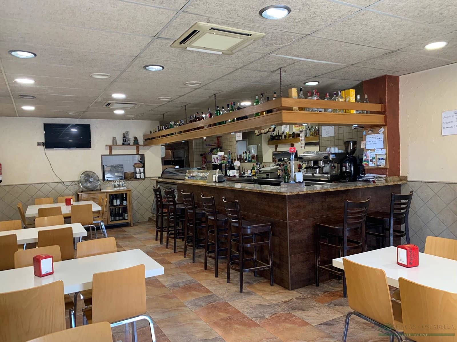1 bedroom Commercial for sale in Caldes de Malavella - € 179,000 (Ref: 10095509)