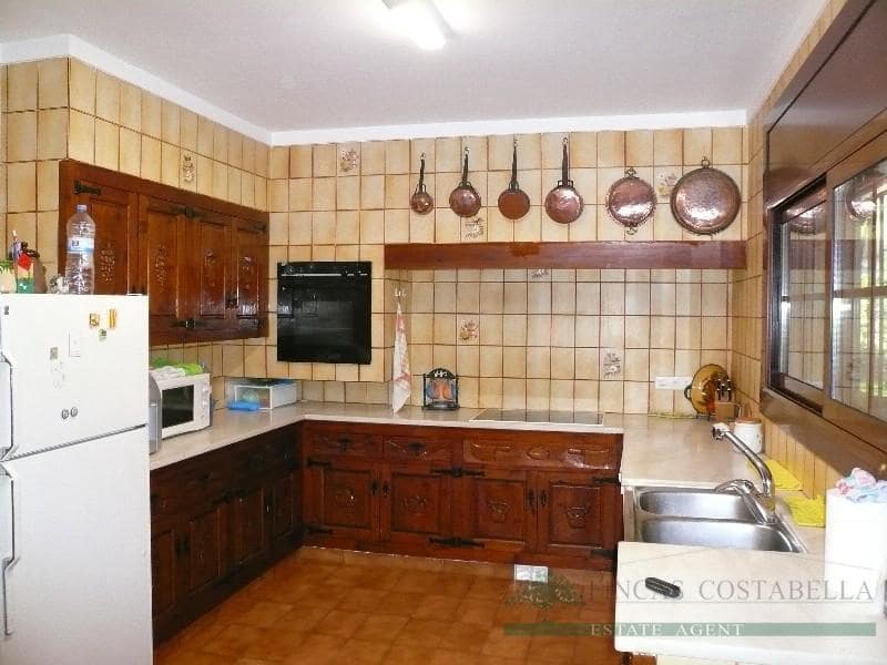 4 slaapkamer Huis te koop in Santa Cristina d'Aro met zwembad garage - € 1.350.000 (Ref: 10095512)