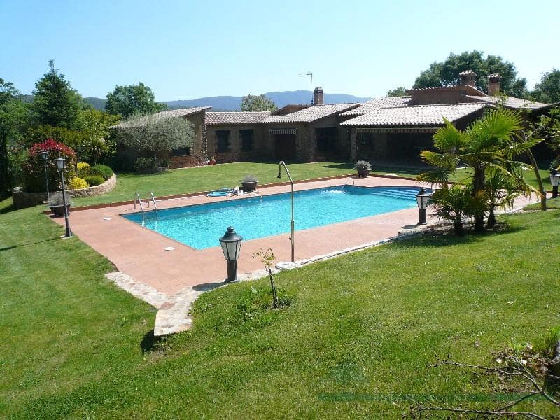 4 slaapkamer Huis te koop in Santa Cristina d'Aro met zwembad garage - € 1.350.000 (Ref: 10095512)