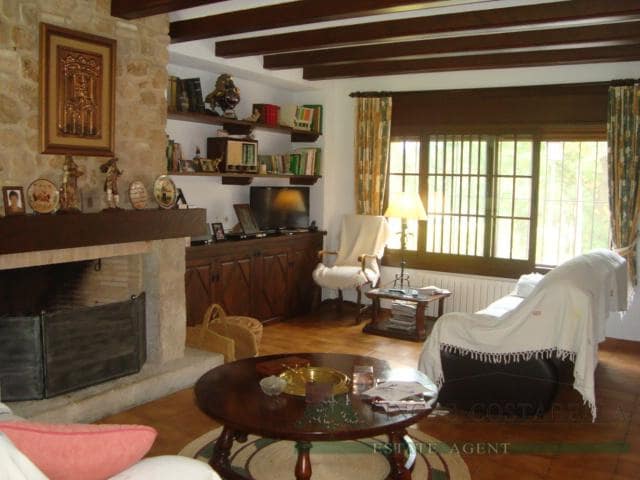 4 slaapkamer Huis te koop in Santa Cristina d'Aro met zwembad garage - € 1.350.000 (Ref: 10095512)