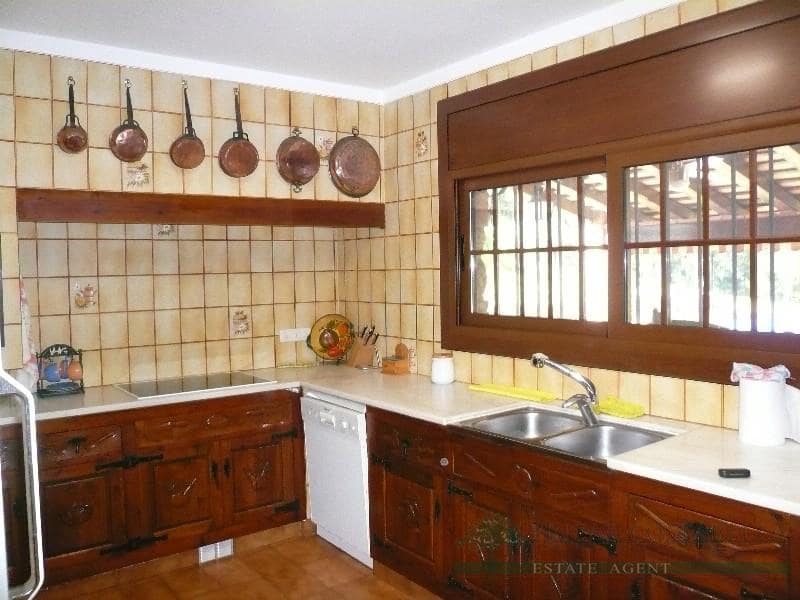 4 slaapkamer Huis te koop in Santa Cristina d'Aro met zwembad garage - € 1.350.000 (Ref: 10095512)