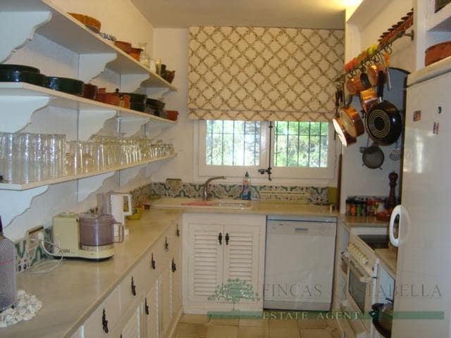 4 chambre Villa/Maison à vendre à Santa Cristina d'Aro avec piscine garage - 499 000 € (Ref: 10095516)