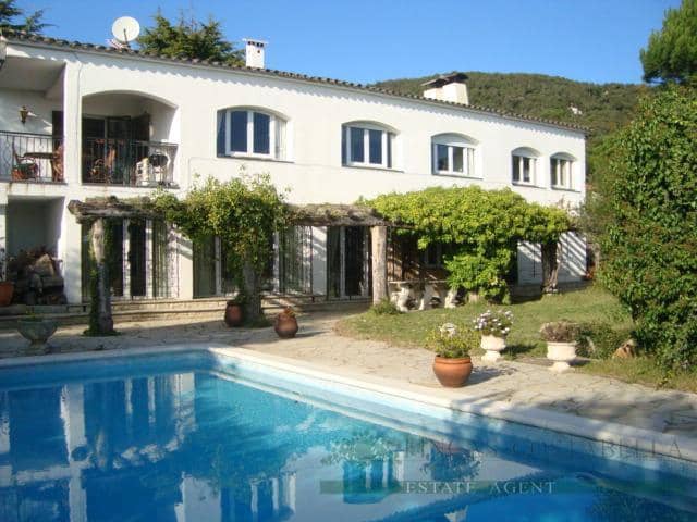 4 sypialnia Willa na sprzedaż w Santa Cristina d'Aro z basenem garażem - 499 000 € (Ref: 10095516)