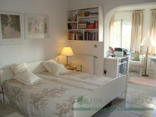 4 chambre Villa/Maison à vendre à Santa Cristina d'Aro avec piscine garage - 499 000 € (Ref: 10095516)
