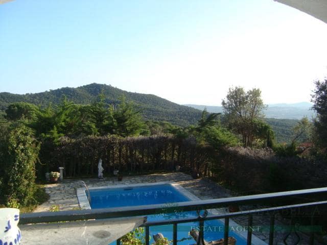 4 sypialnia Willa na sprzedaż w Santa Cristina d'Aro z basenem garażem - 499 000 € (Ref: 10095516)
