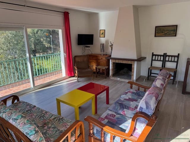3 camera da letto Villa in vendita in Santa Cristina d'Aro con piscina garage - 330.000 € (Rif: 10095518)