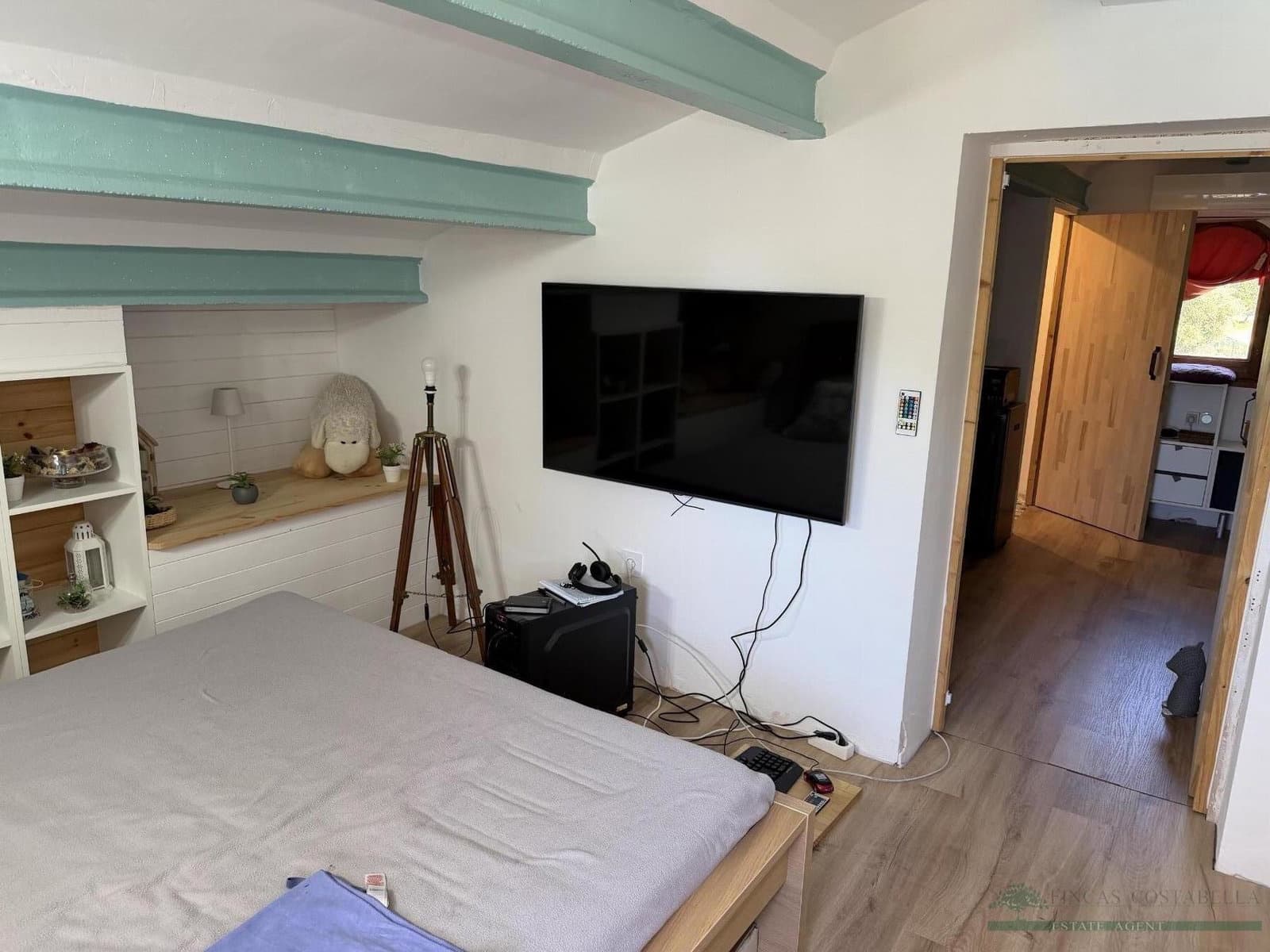 4 bedroom Villa for sale in Can Carbonell with pool garage - € 329,000 (Ref: 10162290)