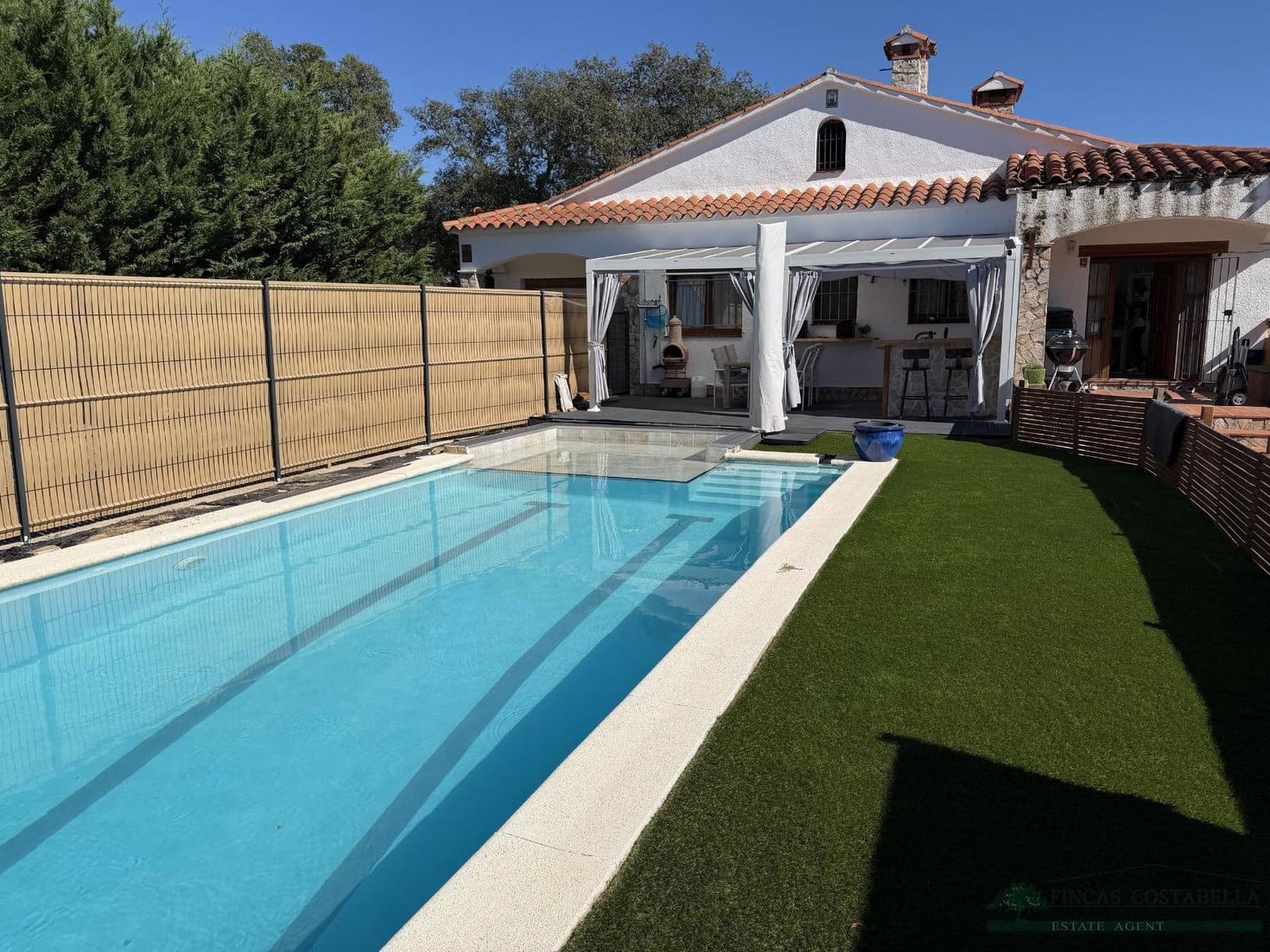 4 bedroom Villa for sale in Can Carbonell with pool garage - € 329,000 (Ref: 10162290)