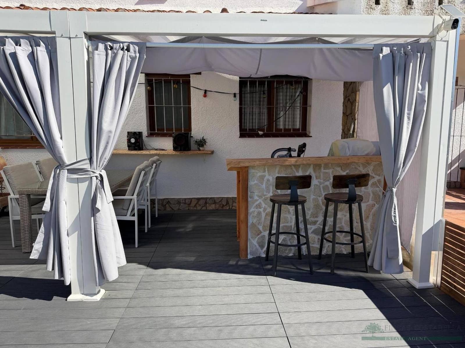 4 bedroom Villa for sale in Can Carbonell with pool garage - € 329,000 (Ref: 10162290)