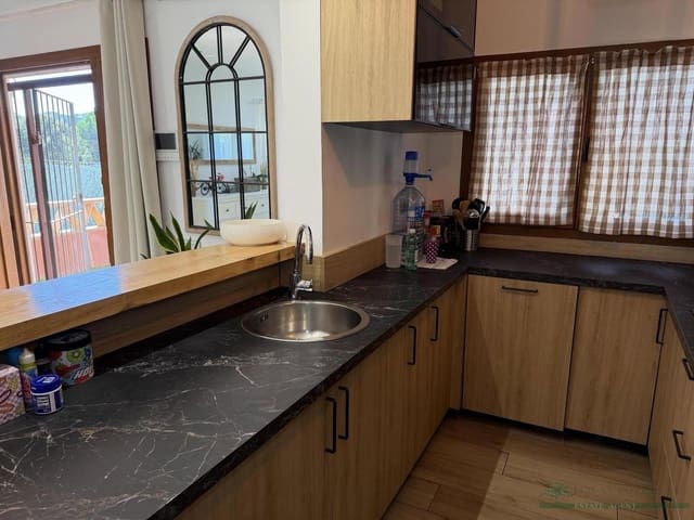 4 soverom Villa til salgs i Can Carbonell, Caldes de Malavella med svømmebasseng garasje - € 329 000 (Ref: 10162290)