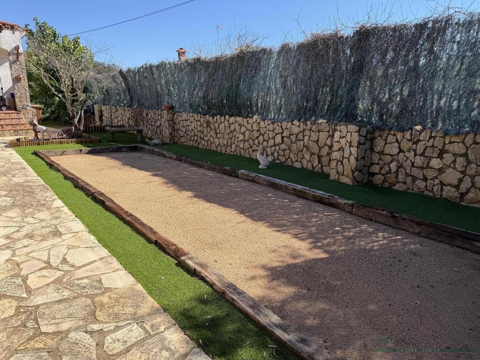 4 bedroom Villa for sale in Can Carbonell with pool garage - € 329,000 (Ref: 10162290)