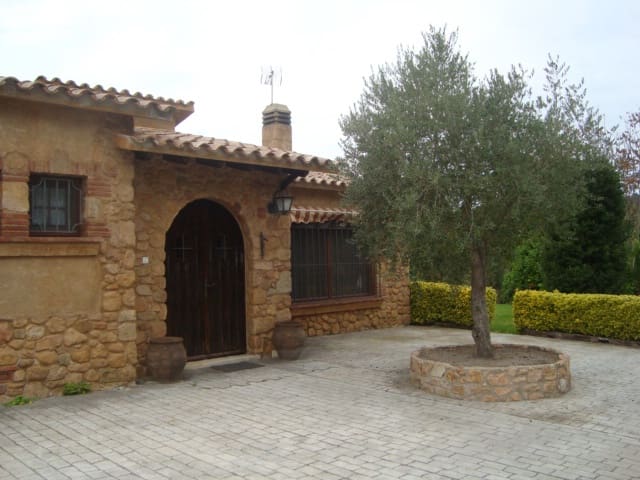 4 soveværelse Finca/Landehus til salg i Santa Cristina d'Aro med swimmingpool - € 1.350.000 (Ref: 6877338)