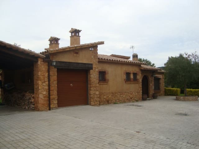 4 soveværelse Finca/Landehus til salg i Santa Cristina d'Aro med swimmingpool - € 1.350.000 (Ref: 6877338)