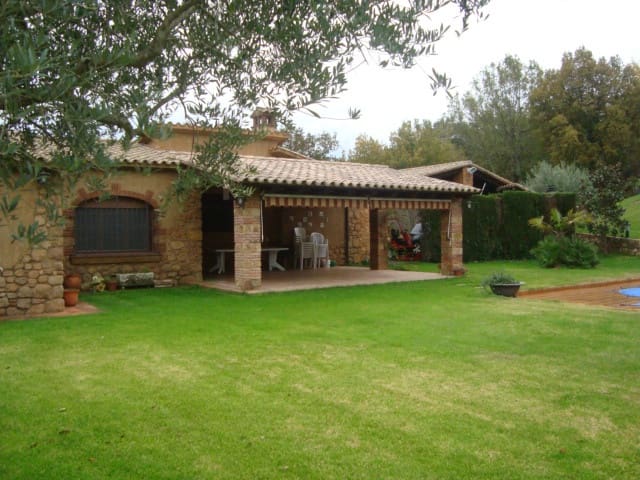 4 soveværelse Finca/Landehus til salg i Santa Cristina d'Aro med swimmingpool - € 1.350.000 (Ref: 6877338)