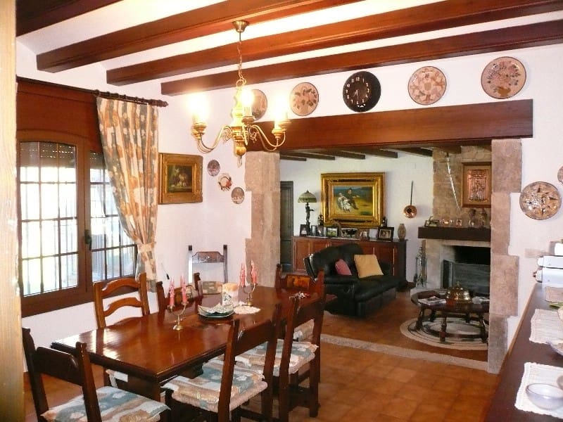 4 soveværelse Finca/Landehus til salg i Santa Cristina d'Aro med swimmingpool - € 1.350.000 (Ref: 6877338)