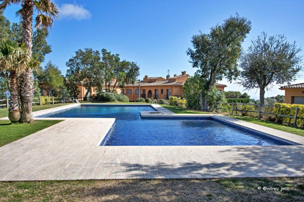 3 soveværelse Lejlighed til salg i Castell-Platja d'Aro med swimmingpool - € 420.000 (Ref: 8731263)