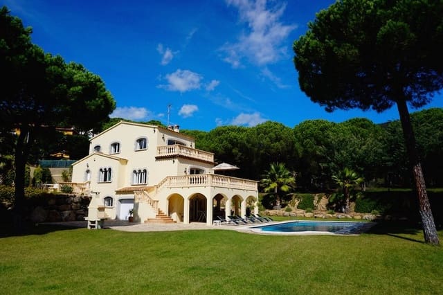 5 makuuhuone Huvila myytävänä paikassa Santa Cristina d'Aro mukana uima-altaan - 995 000 € (Ref: 8917232)