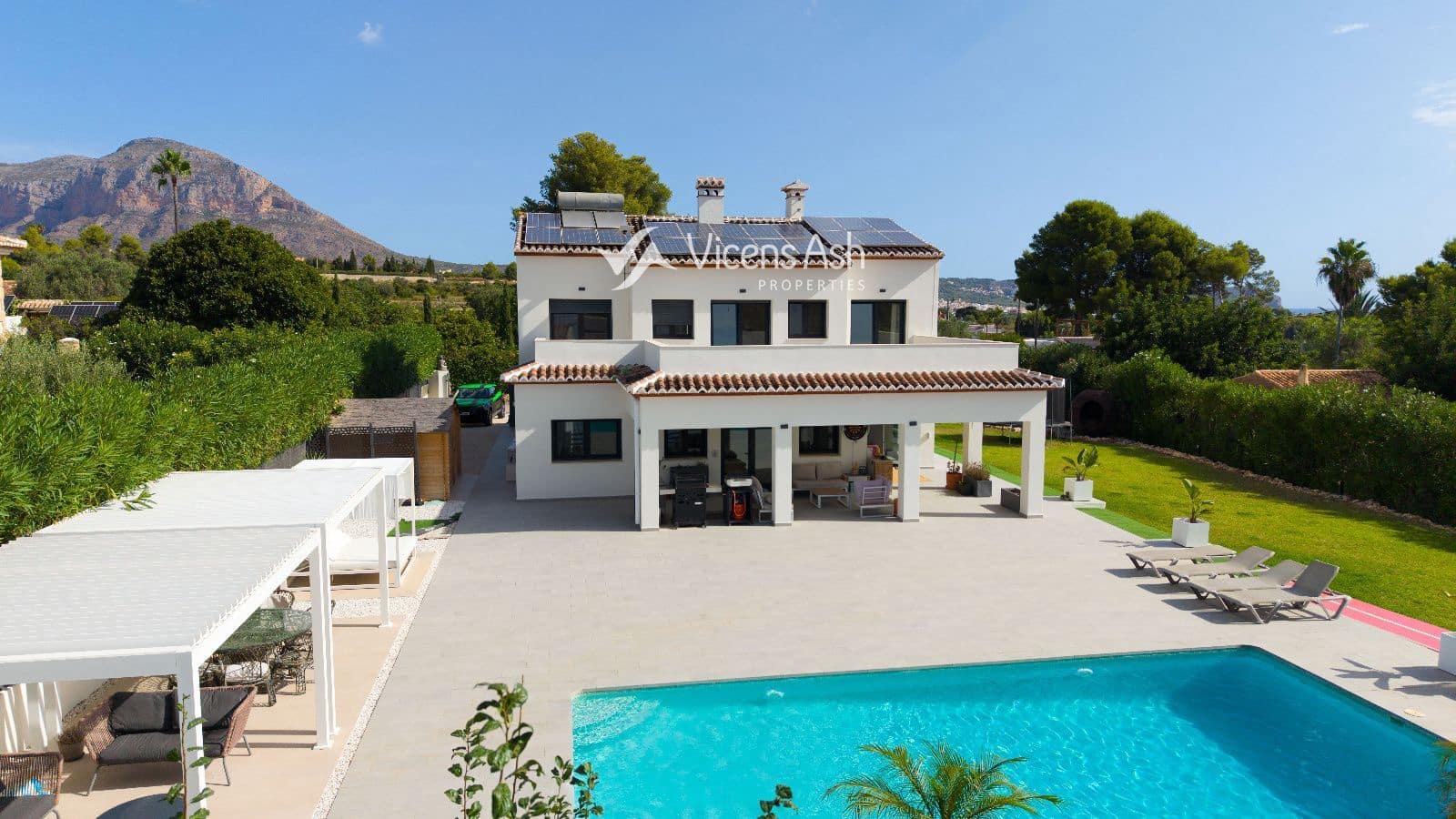 Chalet de 6 habitaciones en Javea / Xàbia en venta con piscina garaje - 1.395.000 € (Ref: 10014146)