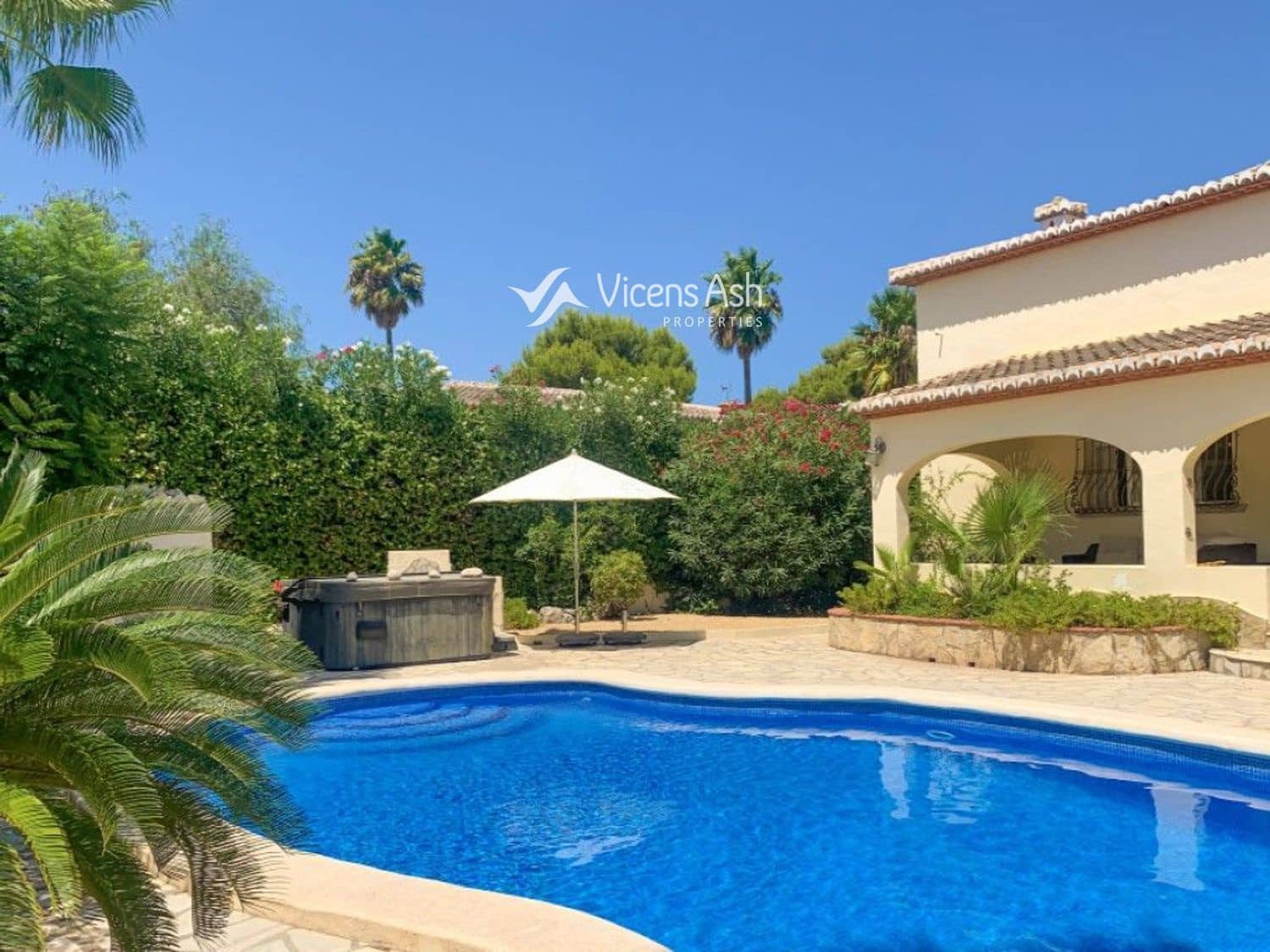 4 sovrum Villa till salu i Javea / Xabia med pool - 795 000 € (Ref: 10062801)