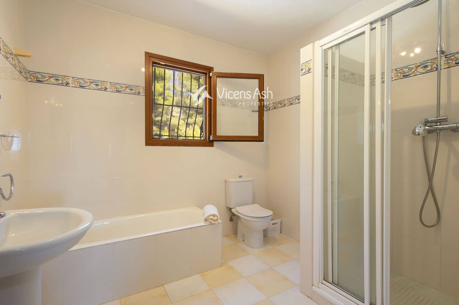4 slaapkamer Villa te koop in Javea / Xabia met zwembad - € 1.100.000 (Ref: 10082082)