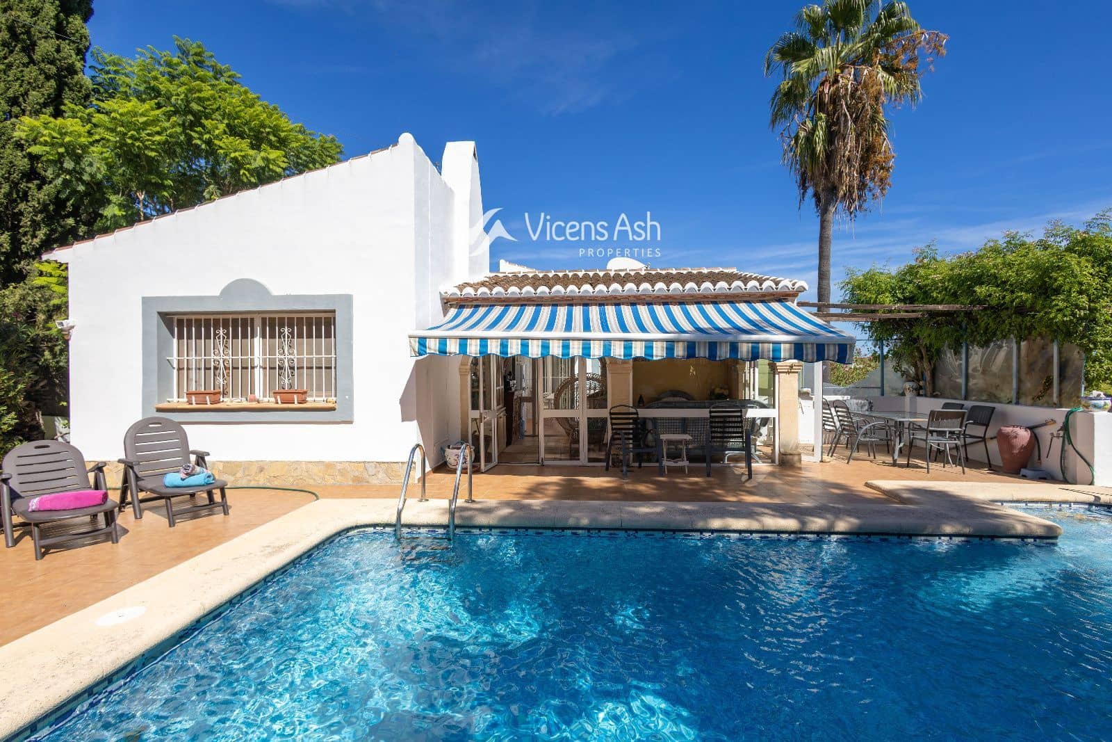 4 slaapkamer Villa te koop in Javea / Xabia met zwembad garage - € 599.000 (Ref: 10086607)