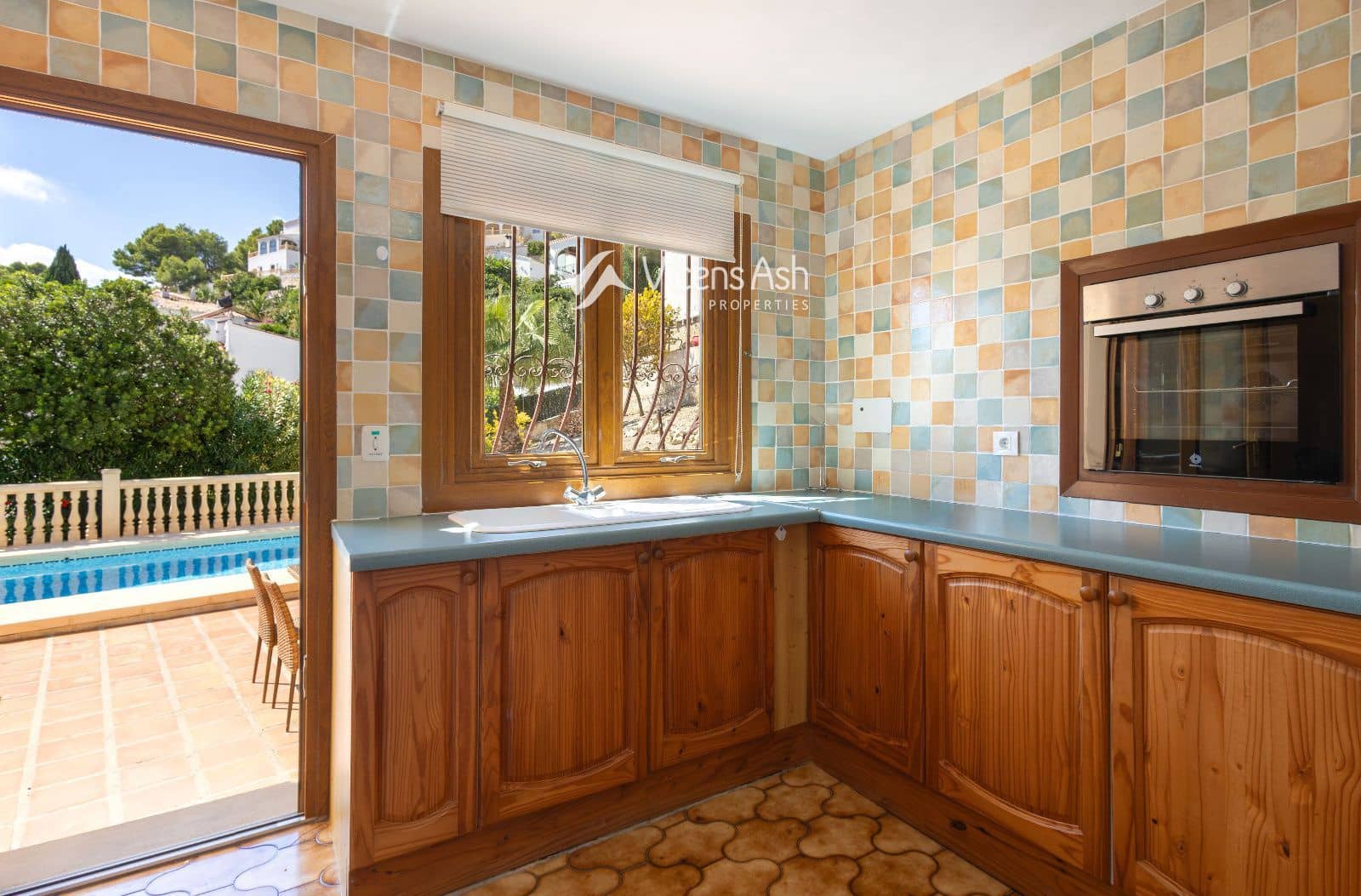 Chalet de 3 habitaciones en Javea / Xàbia en venta con piscina garaje - 545.000 € (Ref: 10111888)